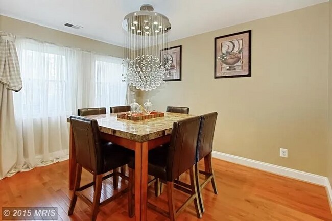 Foto del edificio - 12728 Rolling Brook Dr