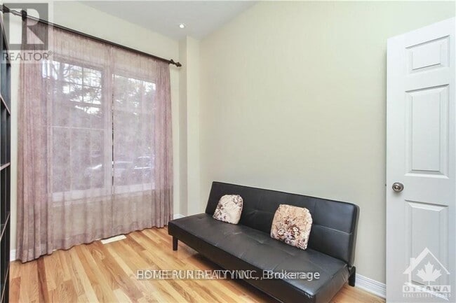 Photo du bâtiment - 517 Devonwood Cir