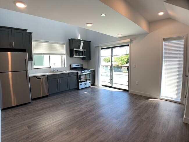 Foto del edificio - 14639-14645 Vanowen St