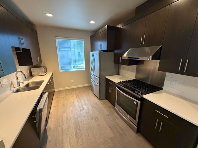 Foto del edificio - Renton Highlands newer 2bd Townhome For Rent!