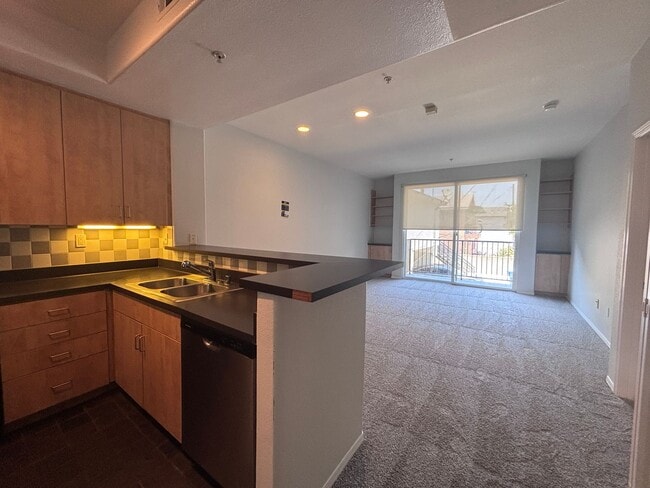 Interior Photo - 2820 Sawtelle Blvd
