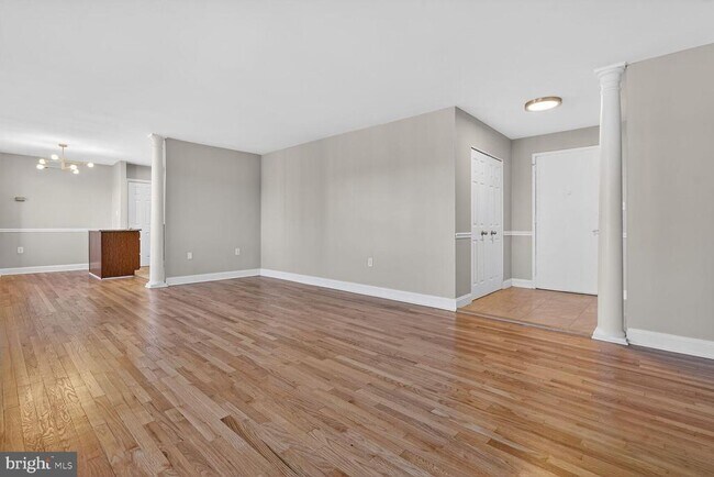 Foto del edificio - 1200 S Arlington Ridge Rd