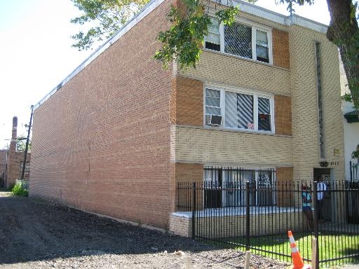 Foto principal - 6215 S Claremont Ave