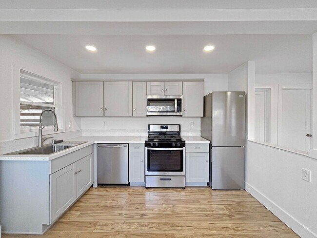 Foto del edificio - Charming 2BD/1BA Home in Cherokee Point W/...