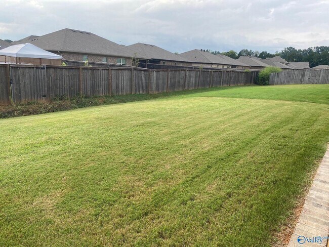 Foto del edificio - 154 BrookLawn Dr