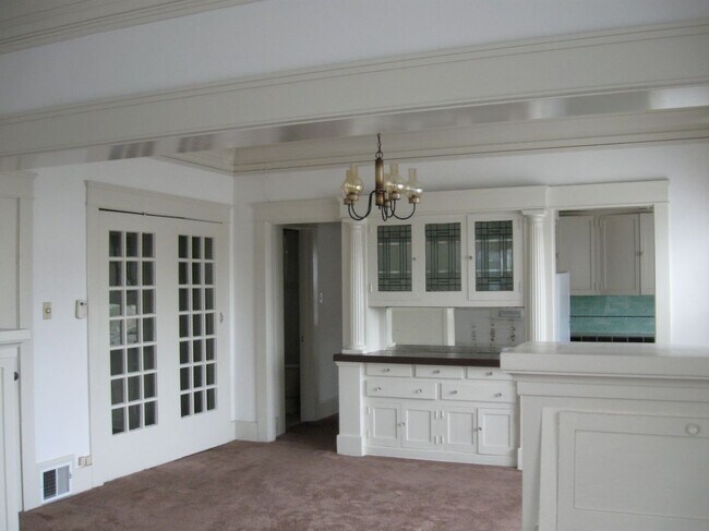 Foto del edificio - 303 W 4th St
