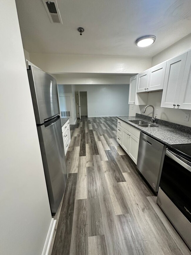 Building Photo - 4 Bedroom Apartment in Downtown Blacksburg...