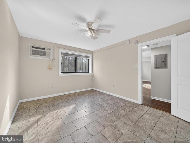 Foto del edificio - 3111 Naylor Rd SE