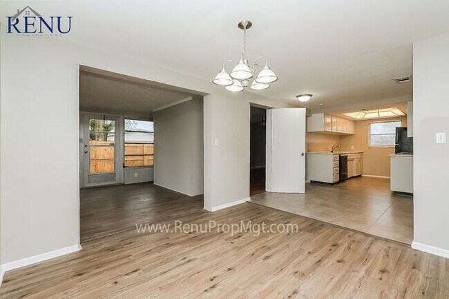 Foto del edificio - This Summer Special is Heating Up!: 50% of...