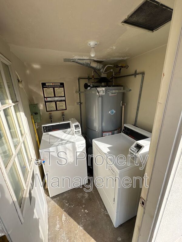 Foto del edificio - 6436 Bremen Dr