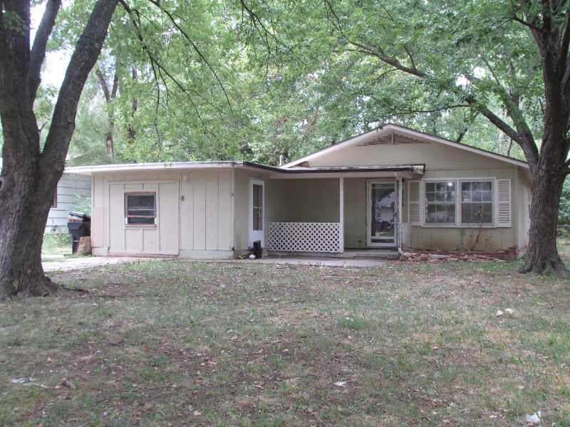 Primary Photo - 2124 SE 21st Terrace