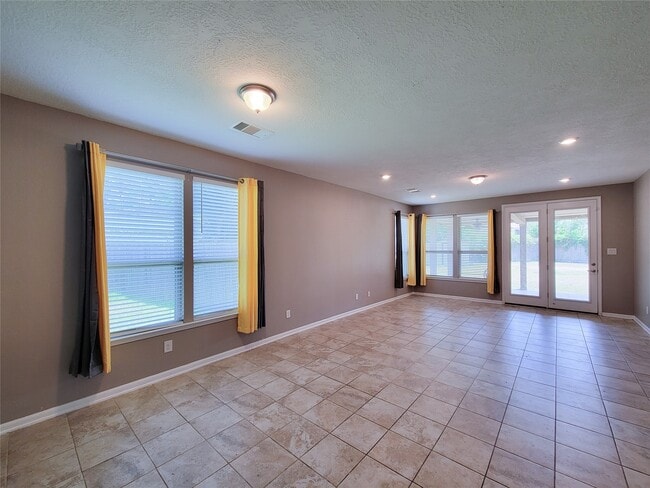 Building Photo - 14202 Persimmon Woods Dr