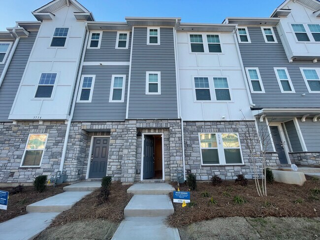 Foto del edificio - Room in Townhome on Memorial Pkwy