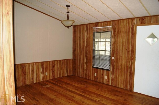 Building Photo - 236 Duck Rd