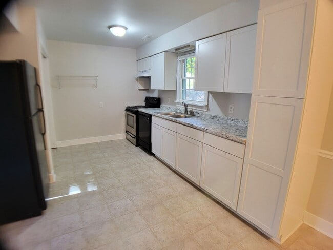 Building Photo - STOWE107