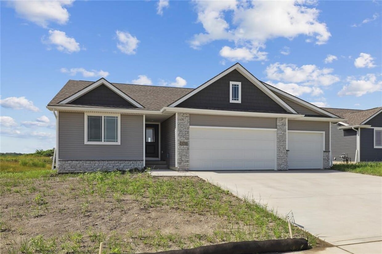 Foto principal - Waukee Single Family Home For Rent! *BRAND...