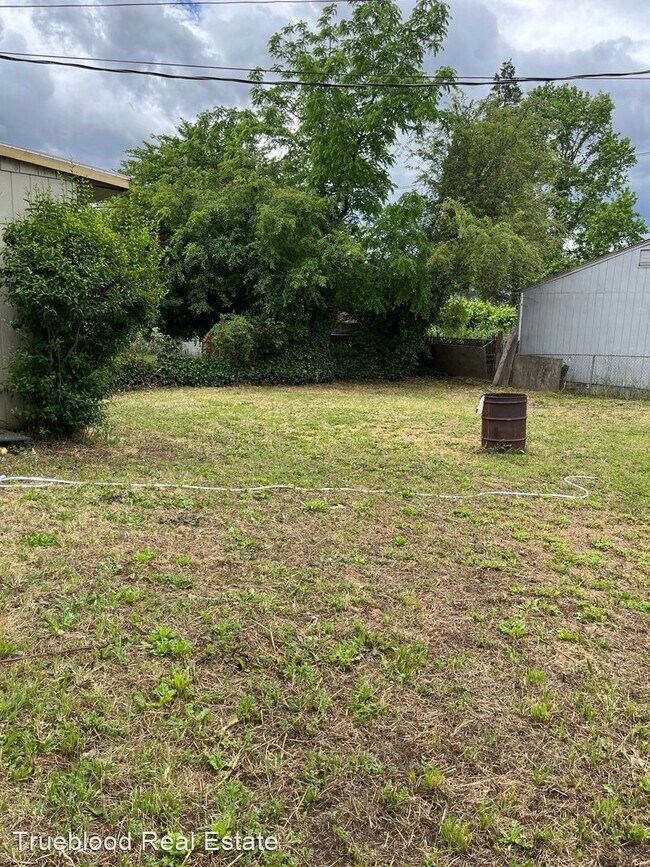 Building Photo - 4 br, 1.5 bath House - 331 E Fourth Ave.