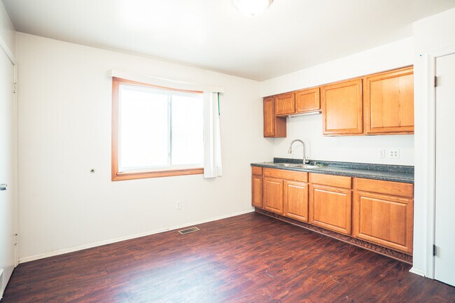 Foto del edificio - 1490 Brady Ave