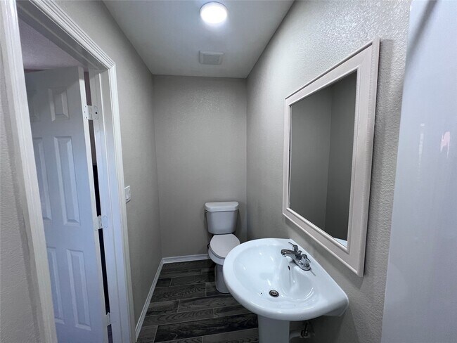 Building Photo - 10519 Silver Oak Ln