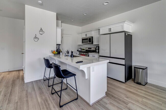 Building Photo - 5114 E Lakefield Dr