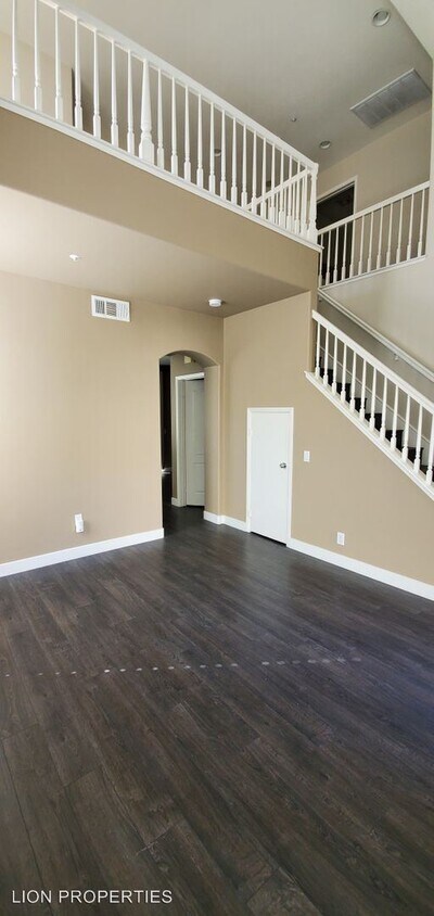 Primary Photo - 3 br, 2.5 bath House - 8206 CONSTANTINE DR
