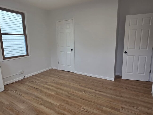 Building Photo - 131 Bausman St
