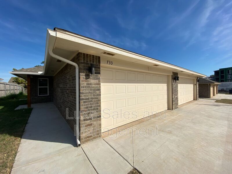 Foto principal - 733 SW 13th St