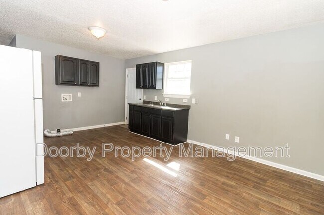 Building Photo - 2712 N Orchard Knob Ave
