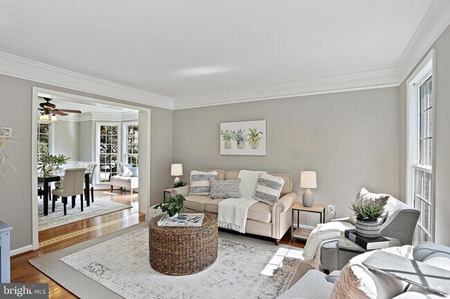 Building Photo - 328 Rosslare Dr