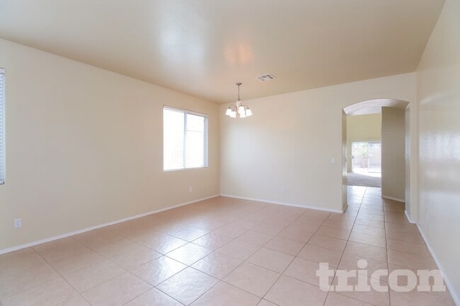 Foto del edificio - 44369 W Oster Dr