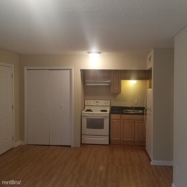 Foto del edificio - 1 br, 1 bath Townhome - 4611 Delashmitt Rd
