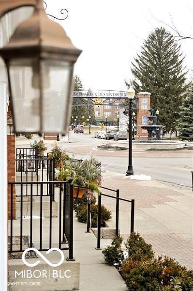 Foto del edificio - 420 W Main St