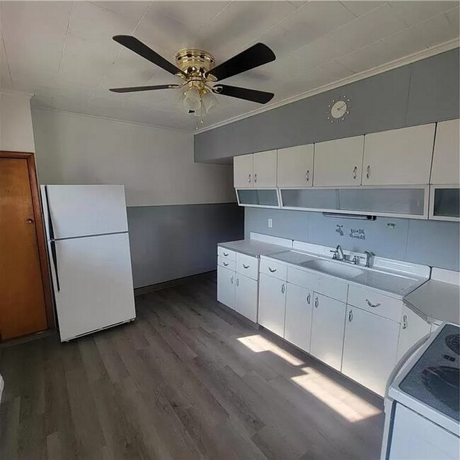 Building Photo - 3 bed 1 bath