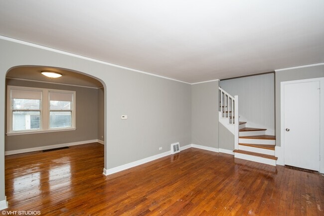 Building Photo - 8828 S Constance Ave