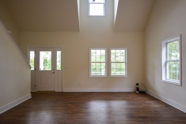Building Photo - Beautiful 3 BR Home in Surf City