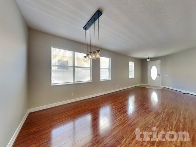 Building Photo - 3230 Ogden Dr