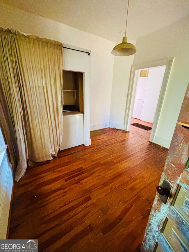 Building Photo - 75 Arch St