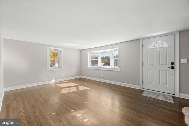 Foto del edificio - 3 Buttonwood Ave