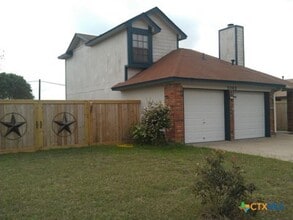 Building Photo - 3202 Green Valley Dr