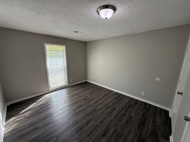 Foto del edificio - 402-404_SW 6th ST