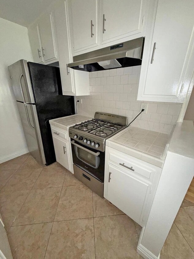 Primary Photo - 10776 Rose Ave