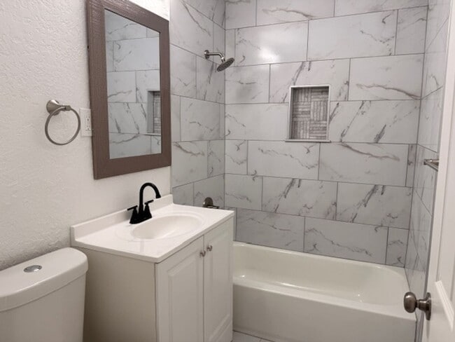 Building Photo - Super cute, fully updated 2 bed / 1 bath with a 1-car garage. Great location close to Fort Sill.