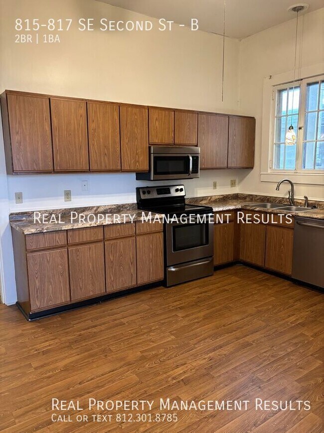 Foto del edificio - 815-817 SE Second St-B