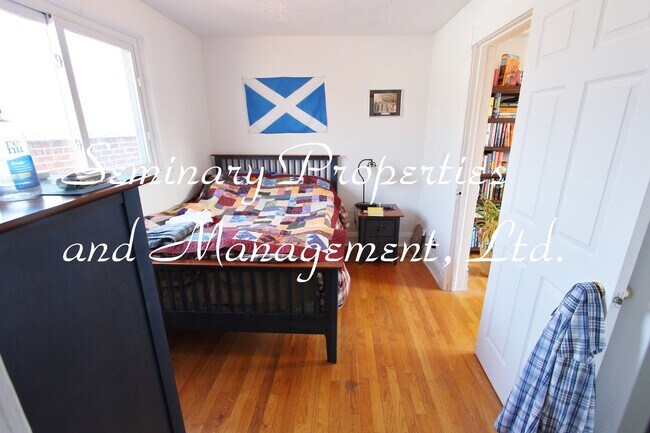 Foto del edificio - 3311 N Hoyne Ave