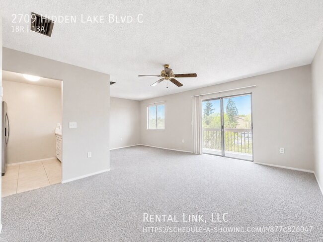 Foto del edificio - 2709 Hidden Lake Blvd