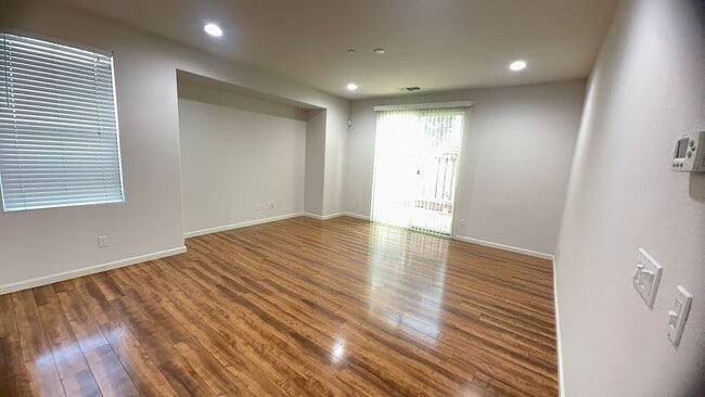 Building Photo - Riverbank!