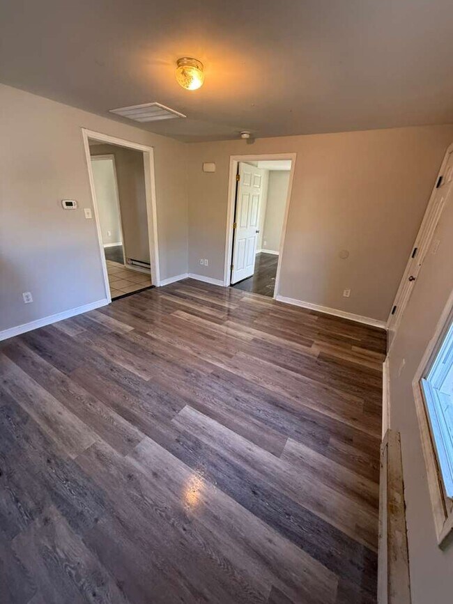 Foto del edificio - 2403 Fala St