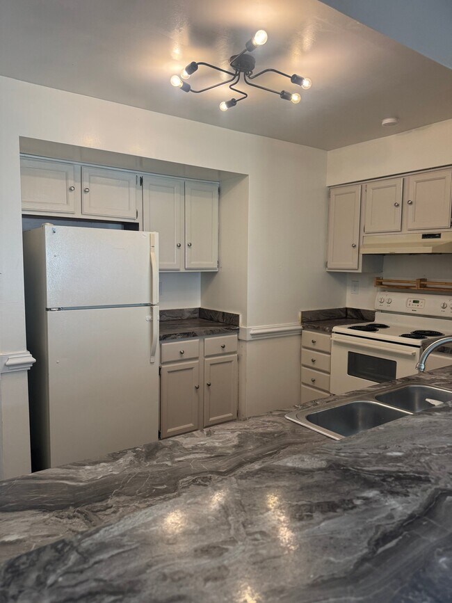 Foto del edificio - 728 Kennesaw Ct