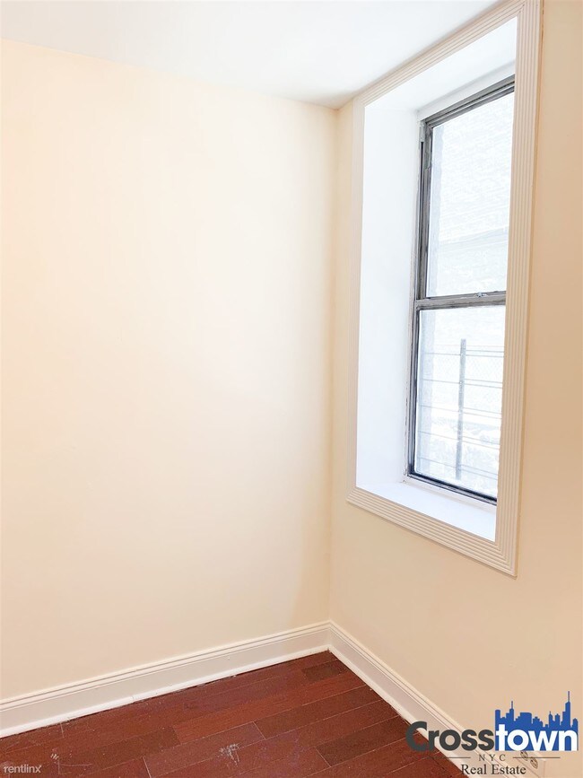 Building Photo - 2 br, 1 bath Apartment - 551 W 160th St
