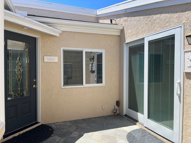 Building Photo - Stunning *VIEW* home for rent in desirable...